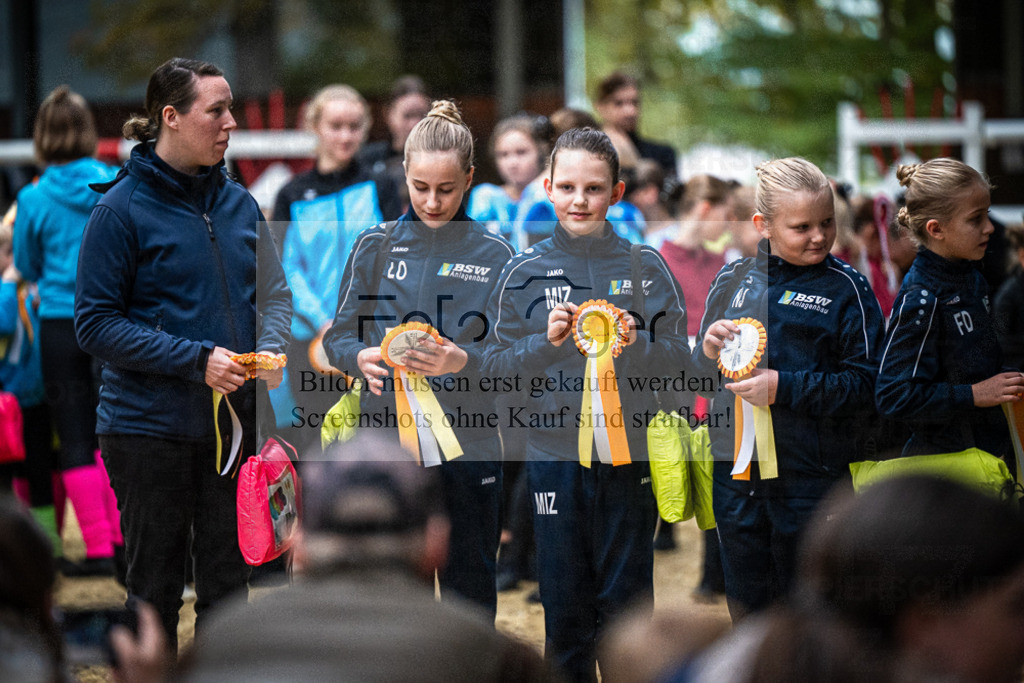DOS_0354 | Entdecke hochwertige Reitturnierfotos von Foto Oger. Professionell, emotional und authentisch – jetzt Lieblingsmomente im Shop bestellen.Deutschlandweite Turnierfotografie. - Realisiert mit Pictrs.com