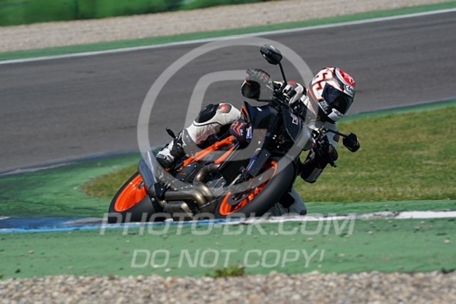 2022_05_09_PBK_24846 | Sportfotografie; SlowMotion; Video; Rennstrecke; Hafeneger; Speer; Racing; RSE; BMW; CBO; Trackday; Motorsportarena; Hockenheimring; Brno; Most; Barcelona; Valencia