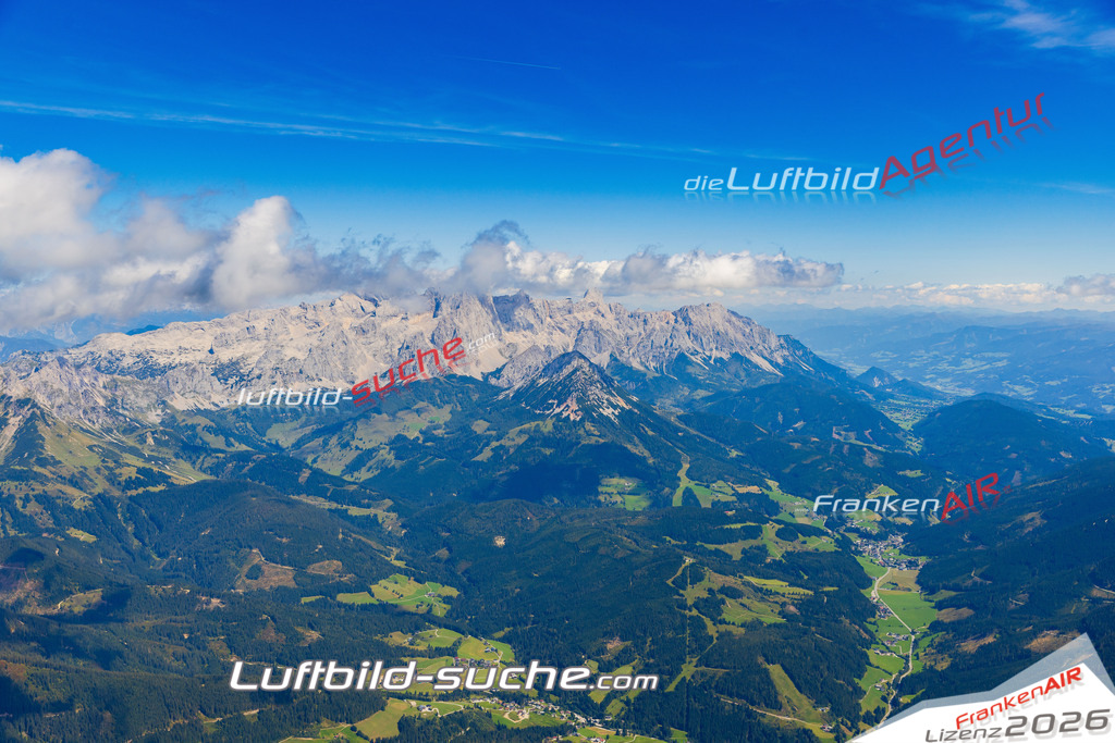 Luftaufnahme von Ramsau am Dachstein - Die Luftaufnahme wurde 2025 vom UL-Flugzeug heraus erstellt ( keine Drohne ) - Hochauflösende Luftaufnahme - für professionelle Ausdrucke geeignet. Die Geschenkidee !Mit Lizenz und Bildrechte bestellbar