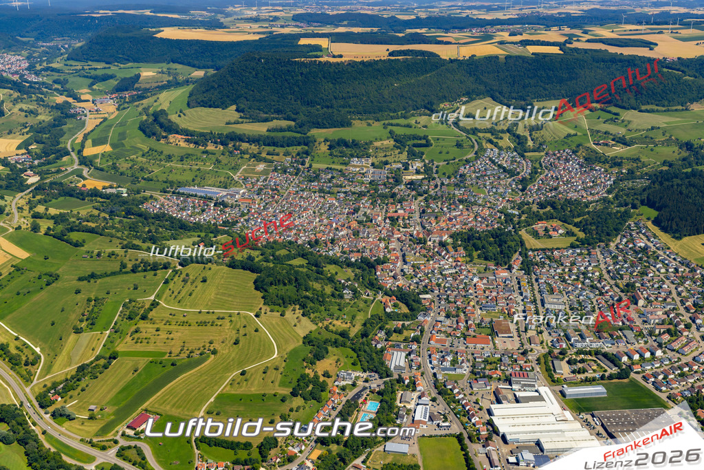 Aktuelles Luftbild von  Donzdorf - Die Luftaufnahme wurde 2022 mittels UL-Flugzeug erstellt ( keine Drohne ) - hochauflösende Kamera-Systeme von  Canon -Beste Qualität - Für grossformatige Ausdrucke geeignet. Die Geschenkidee !