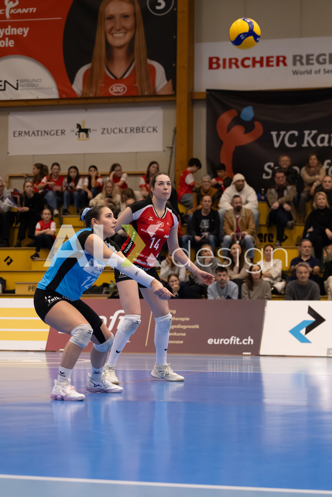 Volleyball I Frauen I Saison 2025-2026 I Volleyball NLA | Women I Round 16 I VC Kanti Schaffhausen - Viteos NUC I 31.01.2026 | 12 Isabella Loffreda (CH) (VC Kanti Schaffhausen) – Libera  //  14 Josipa Marković (HR) (VC Kanti Schaffhausen) – Aussen - Realisiert mit Pictrs.com