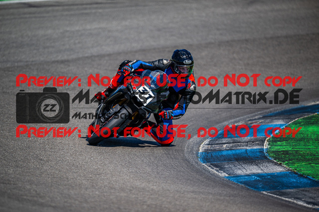 MaZZes_FotoMatrix_240520_6007705_4917 | ROT