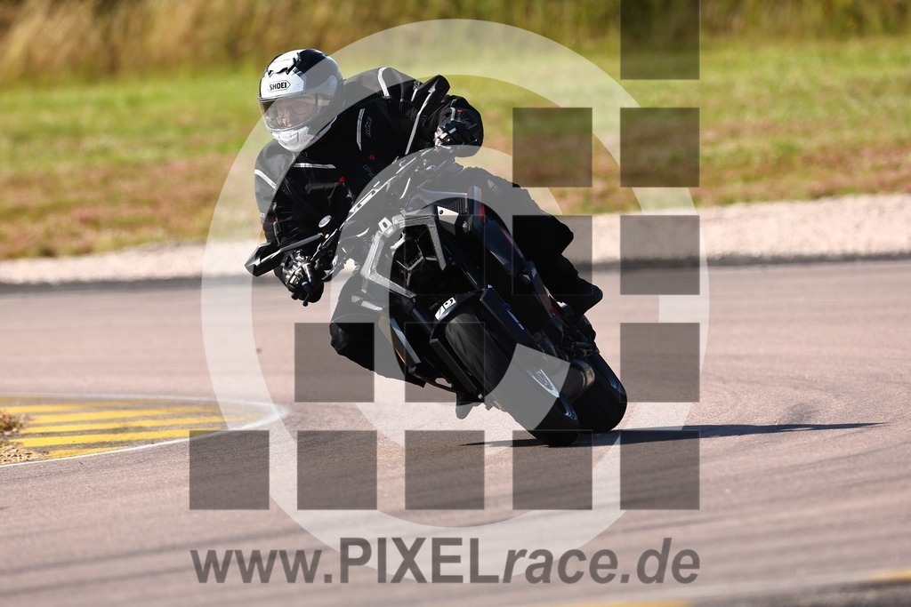 0079-20250619_00961 | Schöne Erinnerungen an spannende Momente - das festzuhalten ist unser Job. PIXELrace.de ist seit 2003 auf den Rennstrecken Europas unterwegs um die Action draußen beim Fahren und die wunderbare Stimmung imm Fahrerlager für euch einzufangen.