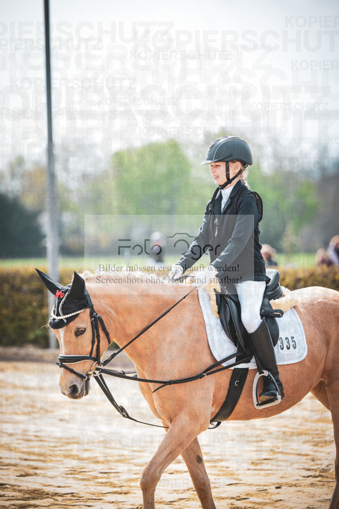 DOS_5042 | Entdecke hochwertige Reitturnierfotos von Foto Oger. Professionell, emotional und authentisch – jetzt Lieblingsmomente im Shop bestellen.Deutschlandweite Turnierfotografie. - Realisiert mit Pictrs.com