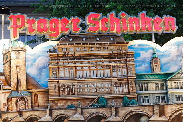 75 Jahre Heinerfest | 05.07.2025 Das erste Heinerfest gab es 1951 aufgrund einer Idee im Winter 1950 für mehr Frohsinn und Lebensfreude. In diesem Jahr jährt sich das Innenstadtfest zum 75. Mal. Zahlreiche Festbesucher zwischen Residenzschloß und Jugendstilbad entdecken vielfältige Speisen (Foto: Peter Henrich) - Realisiert mit Pictrs.com