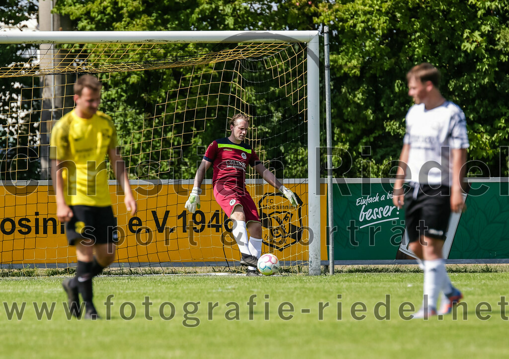 2023-07-09_013_FC_Moosinning_II_gegen_FC_Herzogstadt | Moosinning, Deutschland, 09.07.2023:
Fußball, Kreisliga 2023 / 2024, Testspiel, FC Moosinning II gegen FC Herzogstadt, Endergebnis: 2:1

Foto: Christian Riedel / fotografie-riedel.net
