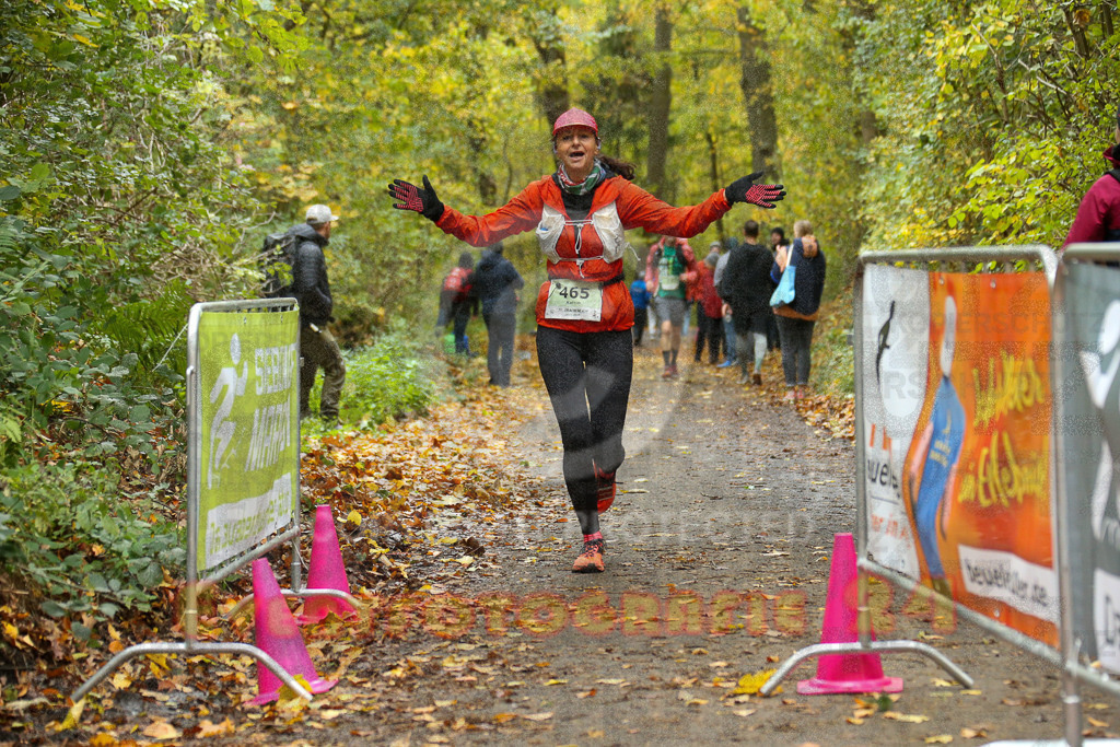 251026_1325_EX1_3448 | Sportfotografie im Rhein-Sieg Kreis, Köln, Bonn, NRW, Rheinland Pfalz, Hessen, etc. Unser Tätigkeitsfeld umfasst den Laufsport vom Volkslauf über den Marathon, Duathlon, Triathon bis zum Ultralauf wie Kölnpfad Ultra oder Schindertrail.