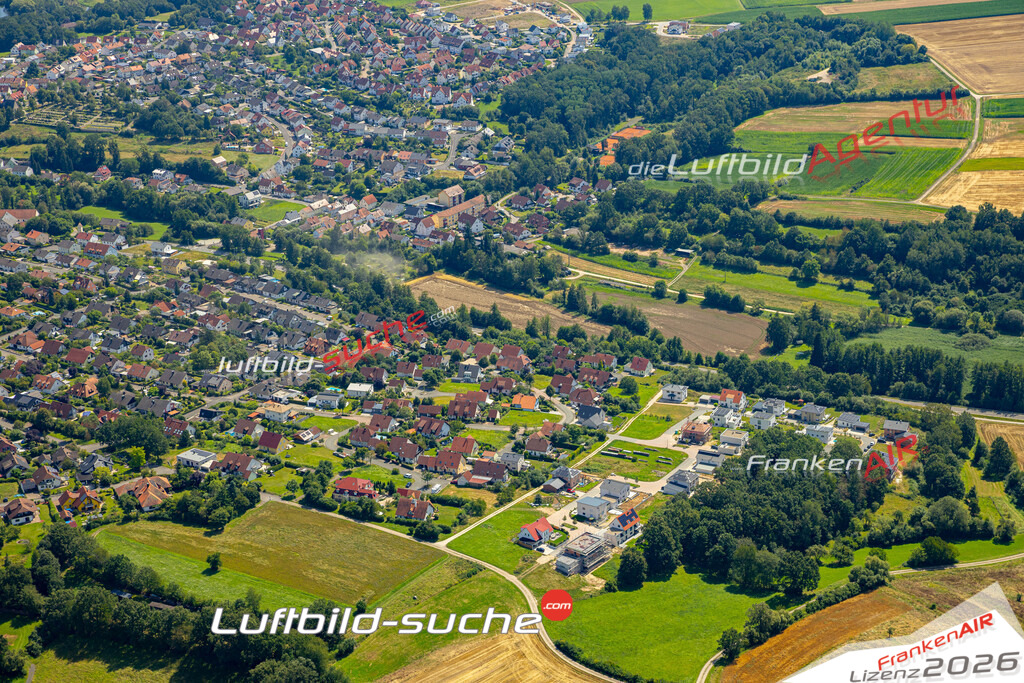 Das Luftbild zeigt :  Baunach - Die Luftaufnahme wurde 2024 vom UL-Flugzeug aus erstellt ( keine Drohne ) - Hochauflösende Luftaufnahme - Für grossformatige Ausdrucke geeignet. Die Geschenkidee !Mit Lizenz und Bildrechte bestellbar