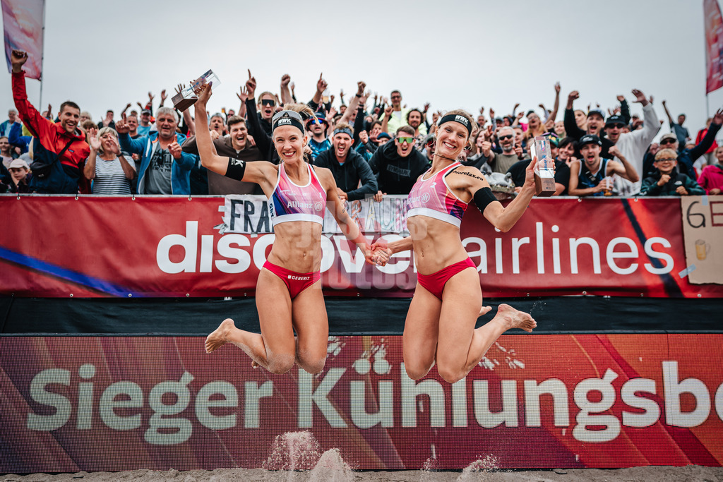 Beachvolleyball | Frauen | Allianz German Beach Tour 2024 | Tourstop Kühlungsborn 2 | 18.08.2024 | v.l. Sandra Ittlinger und Kim van de Velde gewinnen das Turnier in Kühlungsborn