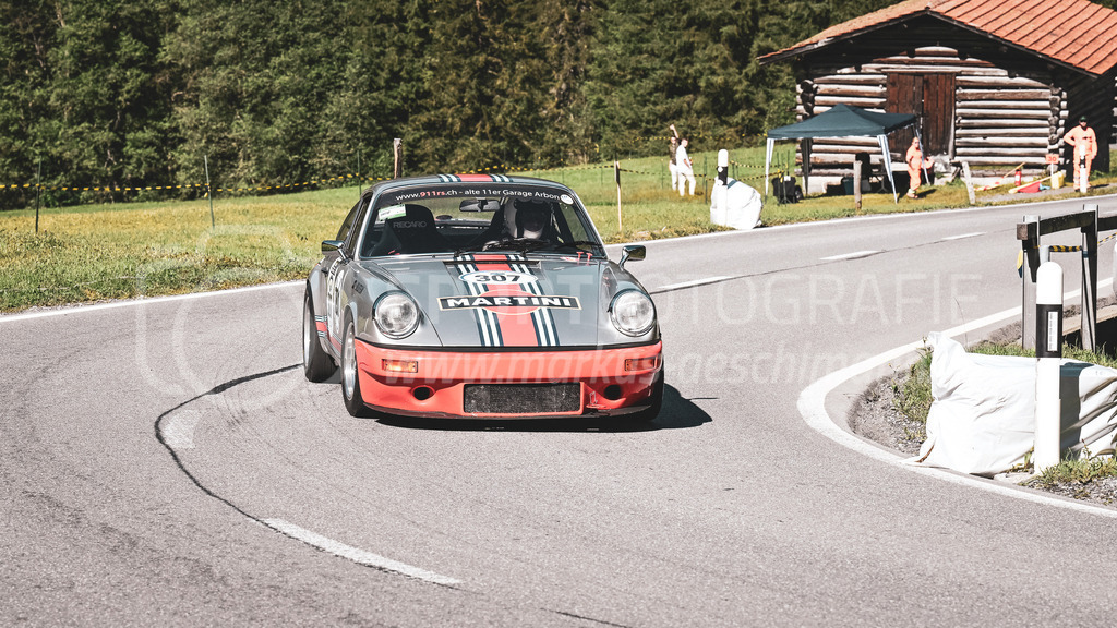 19. Arosa ClassicCar 2023 - 1. September 2023 | 19. Arosa ClassicCar 2023
Arosa, Schweiz
Wetter Jörg aus Herisau mit der Startnummer 307 in einem Porsche 911 RSR 2, 9l, Jahrgang 1976, in der Klasse Sport Trophy.
@arosaclassiccar, @arosa.official, #arosaclassiccar, #arosa, #76curves, #classiccar
Bild: Sportfotografie Markus Aeschimann | www.markus-aeschimann.ch - Realisiert mit Pictrs.com