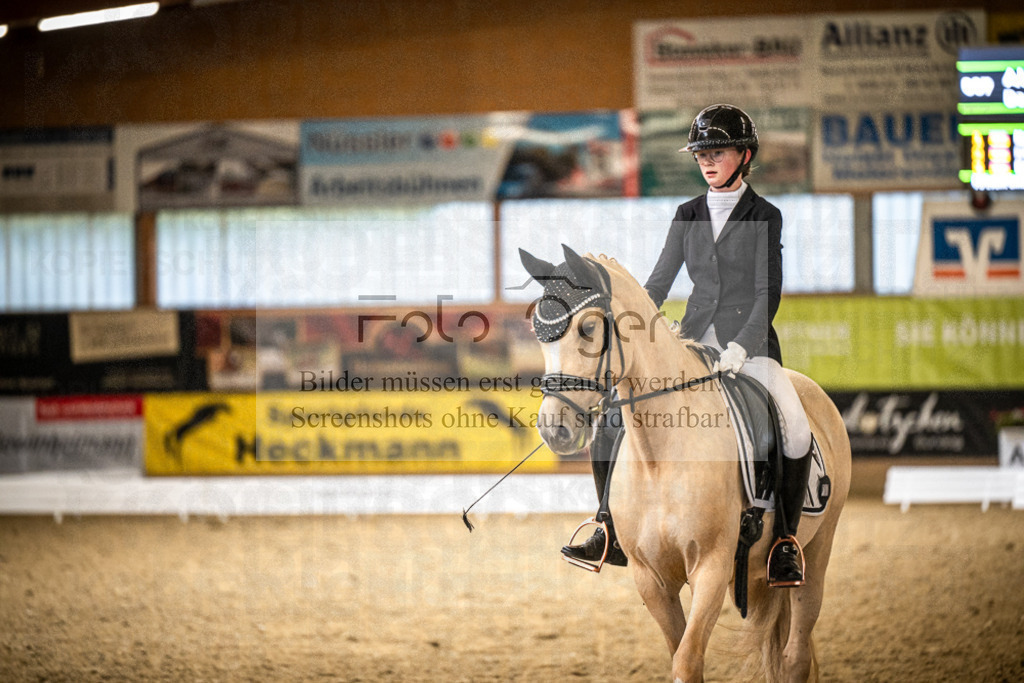 DOS_2781 | Entdecke hochwertige Reitturnierfotos von Foto Oger. Professionell, emotional und authentisch – jetzt Lieblingsmomente im Shop bestellen.Deutschlandweite Turnierfotografie. - Realisiert mit Pictrs.com