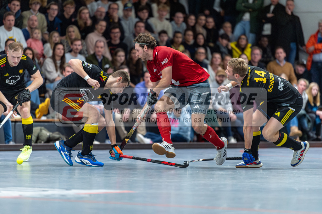 SM_2024-12-20-D85_-205 | 1.Bundesliga Hallenhockey  (M) DCADA - HTHC / 3:4 (1:1)