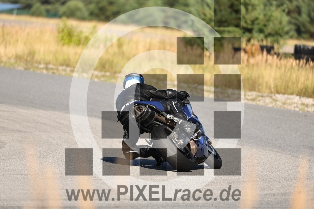 0188-20260809_13197 | Schöne Erinnerungen an spannende Momente - das festzuhalten ist unser Job. PIXELrace.de ist seit 2003 auf den Rennstrecken Europas unterwegs um die Action draußen beim Fahren und die wunderbare Stimmung imm Fahrerlager für euch einzufangen.