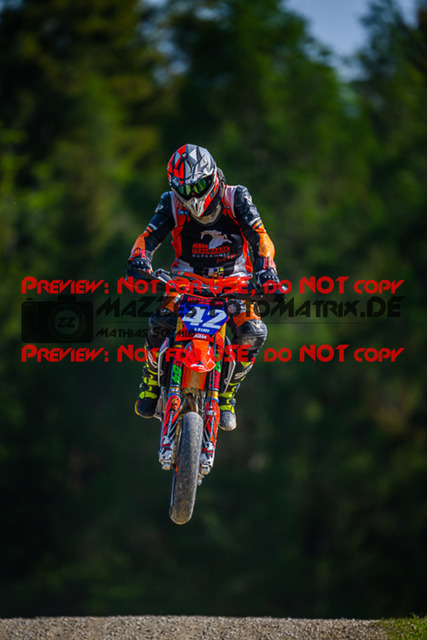 MaZZes_FotoMatrix_230528_0129 | SENIOR