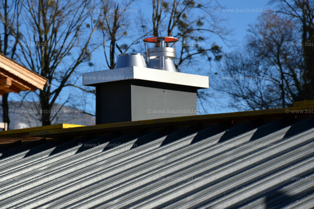 bib-lg11-spenglerarbeiten-0152 | Nach LV-Leistungsgruppen sortierte Detailfotos über den Bau eines Hauses. Alle Hausbau-Bilder direkt vom Urheber und Autor der Website Haus-Selber-Bauen.com