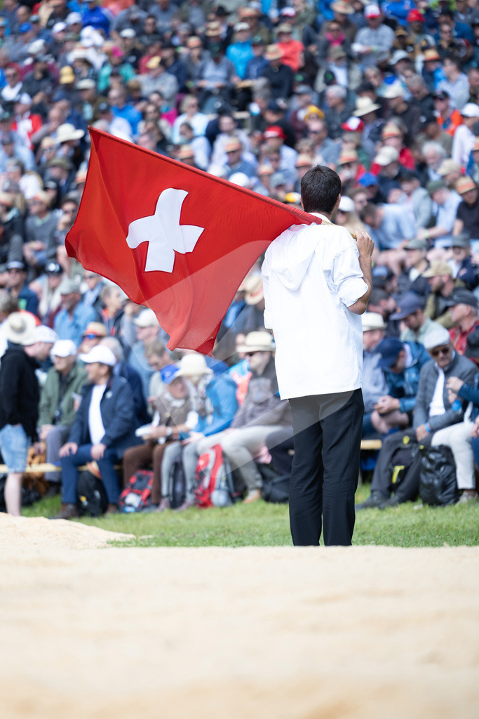 Rigi2025_0696 | Die Schwinger des Schwyzer Kantonalen Schwingerverbandes: Fotos, die Dynamik und Leidenschaft festhalten, sowie emotionale Momente aus dem traditionellen Schwingsport zeigen. - Realisiert mit Pictrs.com