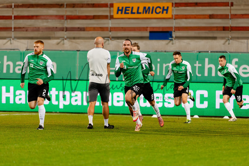 2. Bundesliga, Saison 2025/26, 15. Spieltag: SC Preußen Münster - Hannover 96 | Münster, 05.12.2025: 2. Bundesliga, 15. Spieltag, SC Preußen Münster gegen Hannover 96 im LVM-Preußenstadion in Münster. Foto: sportfotografie.ms | Markus Paletta - Realisiert mit Pictrs.com