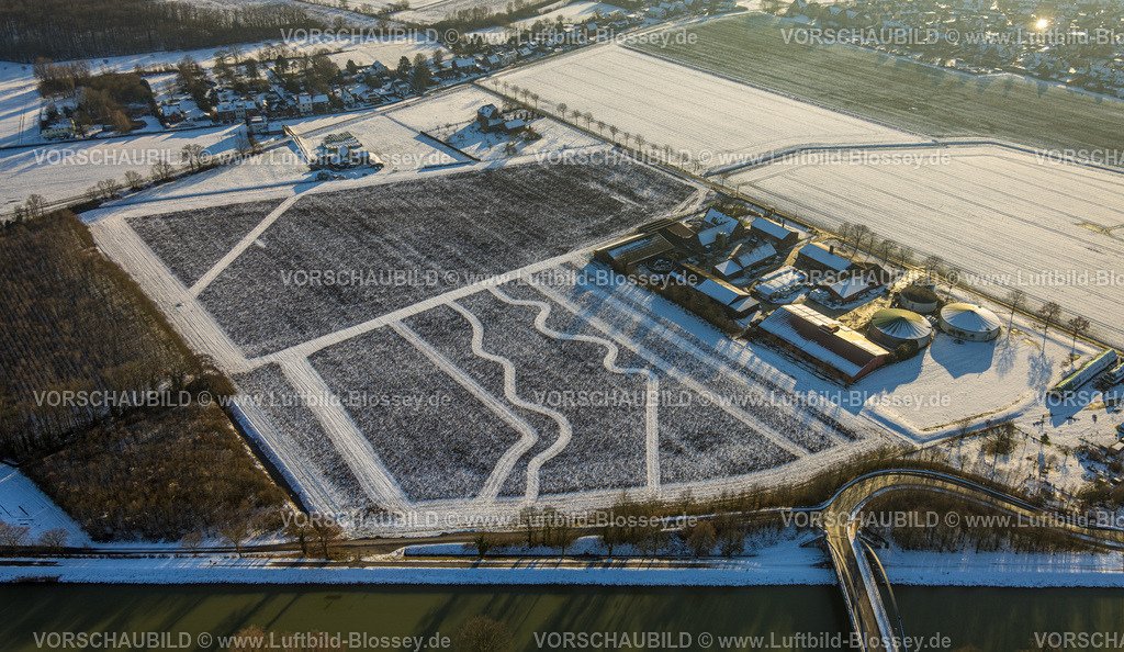 Hamm260105399 | Luftbild, Schweinemast Betrieb Rörig KG, Wiesen und Felder in Formen und Farben in einer Winterlandschaft, hinten landwirtschaftliche Höfe zwischen Lange Reihe und Redoute, Uentrop, Hamm, Ruhrgebiet, Nordrhein-Westfalen, Deutschland