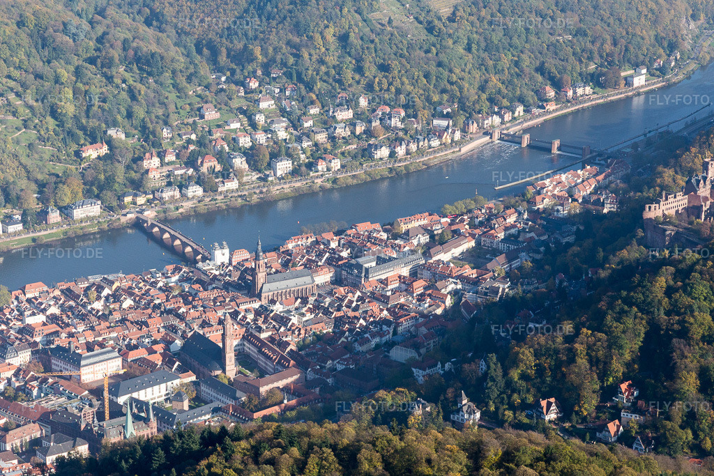Luftbild: Altstadt, Alte Brücke über den Neckar, Schloß im Ortsteil Kernaltstadt in Heidelberg im Bundesland Baden-Württemberg in Deutschland. Foto: IMG_104183.jpg vom 31.10.2017 durch Werner Riehm/FLY-FOTO.de