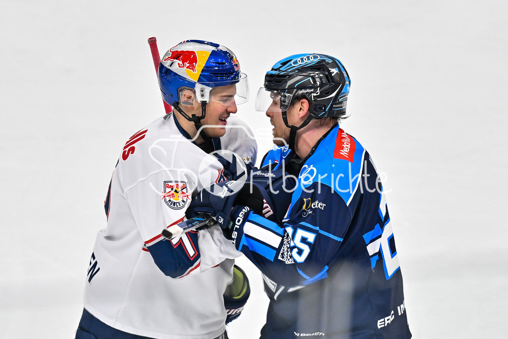 ERC Ingolstadt - EHC RB München | INGOLSTADT, GERMANY - 27. MAERZ: Leon HÜTTL (ERC Ingolstadt 25) und Philipp KRENING (RB München 79) haben sich was zu sagen / Fight / Kampf während dem Match zwischen dem ERC Ingolstadt und dem EHC RB München bei Spiel 2 des DEL Playoff Viertelfinales in der Saturn Arena
