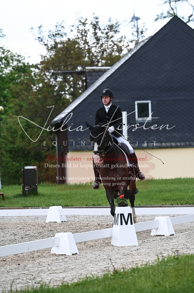 20230513_JK-Röhrsdorf-11-175 | Pferde- und Turnierfotografie in Westsachsen. Pferdeportraits, Auftragszeichnungen und intuitive Kunst.