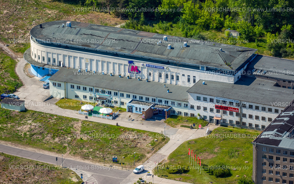 Ostsee16062345Ruegen_Ostseebad Binz | KdF Bad Prora, ehemalige Ferienanlage der Nationalsozialisten Kraft durch Freude, mit Sandstrand von Binz auf der Insel Rügen, Rügen, Ostseebad Binz, , Küstenlinie, Strandkörbe,  Binz, Ostseeküste,Mecklenburg-Vorpommern, Vorpommern, Mecklenburg-Vorpommern, Deutschland