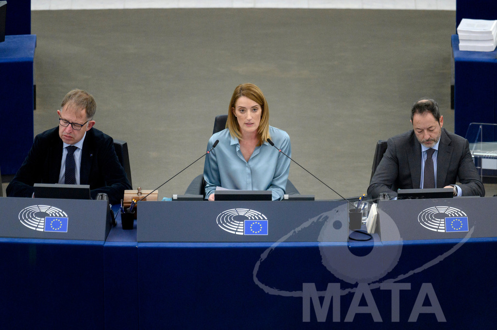 _DWI0206 | Roberta Metsola (Präsidentin des Europäischen Parlaments 2022-2024, EVP, Malta) bei Wiederaufnahme der letzte Plenarsitzung. Das Europäische Parlament in Straßburg, 22.04.2024
 - Realized with Pictrs.com