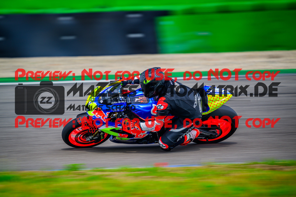 MaZZes_Fotomatrix_20250610_6007705_2223 | WEISS