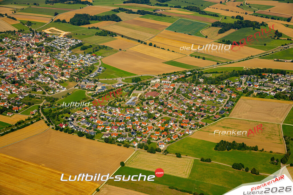 Das Luftbild zeigt :  Heroldstatt - Die Luftaufnahme wurde 2024 vom UL-Flugzeug aus erstellt ( keine Drohne ) - Hochauflösende Luftaufnahme - Für grossformatige Ausdrucke geeignet. Die Geschenkidee !Mit Lizenz und Bildrechte bestellbar