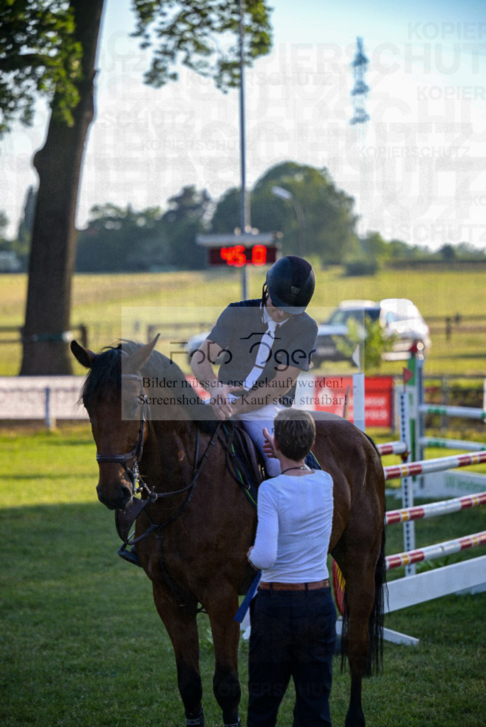 Reitturnier Voxtrup | Entdecke hochwertige Reitturnierfotos von Foto Oger. Professionell, emotional und authentisch – jetzt Lieblingsmomente im Shop bestellen.Deutschlandweite Turnierfotografie. - Realisiert mit Pictrs.com