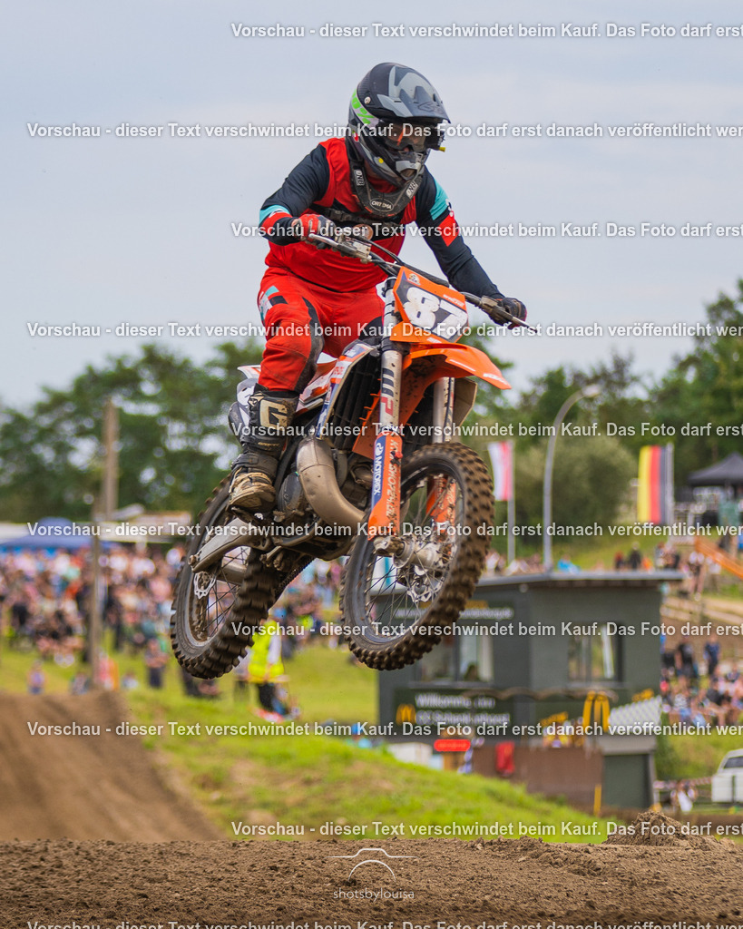 09_21_LM_Schenkenhorst-2590 | Sportfotografin aus Berlin-Brandenburg mit Fokus auf Motocross. Ich halte deine sportliche Leistung und echte Emotionen auf und neben der Strecke professionell fest. Entdecke die Fotos von deinem Rennen und bestelle sie direkt hier im Shop.