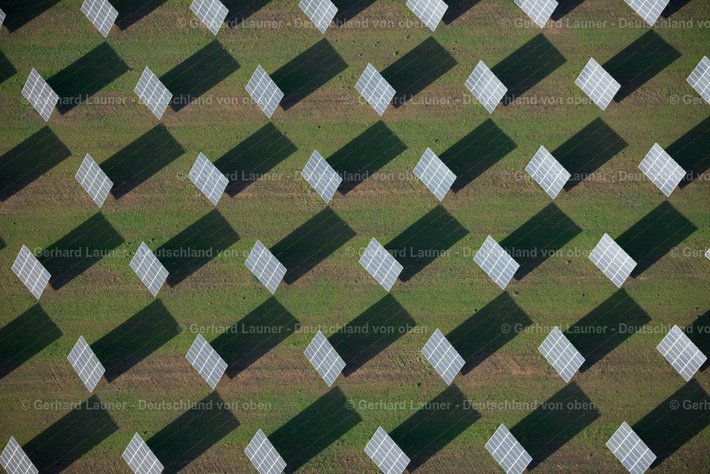 3294530_ | Solarpark bei Schwebheim