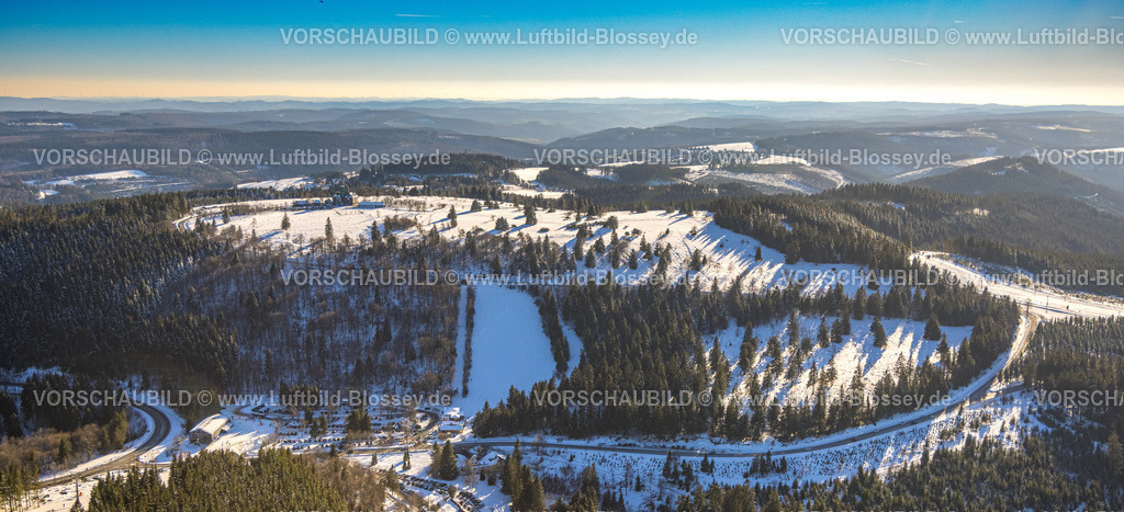 Winterberg230205713-2 | Luftbild, Winterliche Wald- und Hügellandschaft mit Fernsicht, Talstation Brembergkopf II, Winterberg, Sauerland, Nordrhein-Westfalen, Deutschland