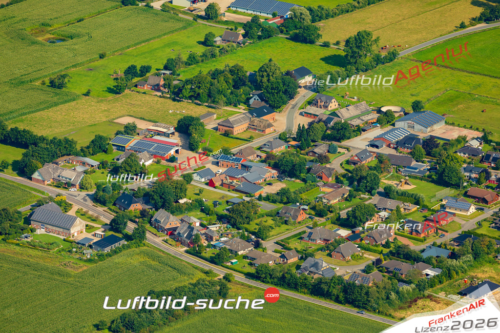 Luftbild Westre - Die Luftaufnahme wurde 2025 vom UL-Flugzeug heraus erstellt ( keine Drohne ) - Hochauflösende Luftaufnahme - für professionelle Ausdrucke geeignet. Die Geschenkidee !Hier alle&nbsp;Infos zur Lizenzierung der LuftaufnahmeWir fliegen auch dieses Jahr wieder in Ihre Region um Luftbilder zu erstellen.- Luftbild anfragen