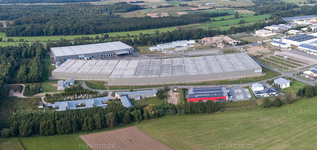 Luftbild: ZUFALL logistics group - Niederlassung Kandel und STS Group im Gewerbegebiet Horst im Ortsteil Minderslachen in Kandel im Bundesland Rheinland-Pfalz in Deutschland. Foto: IMG_44883-Bearbeitet.jpg vom 03.09.2011 durch Werner Riehm/FLY-FOTO.deAuflösung des Originals: 6551 x 3108 pxZUFALL.DE