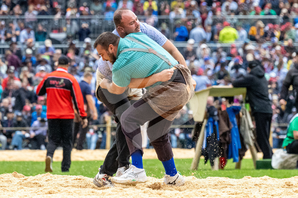 ESAF2025_02Gang_4912 | Die Schwinger des Schwyzer Kantonalen Schwingerverbandes: Fotos, die Dynamik und Leidenschaft festhalten, sowie emotionale Momente aus dem traditionellen Schwingsport zeigen. - Realisiert mit Pictrs.com