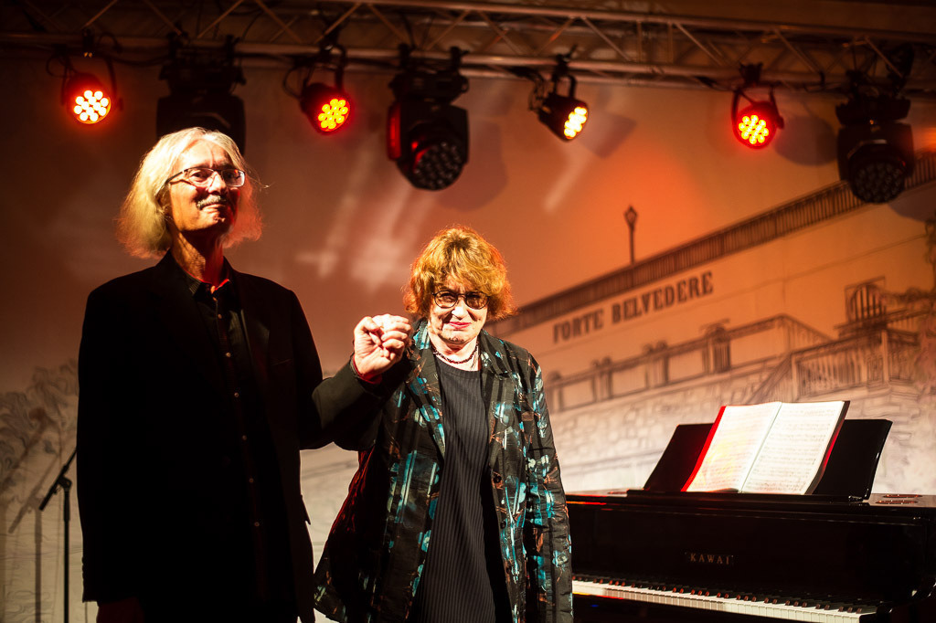 Uschi Brüning | Uschi Brüning im Forte Belvedere Leisnig zum Festival Hallo Leisnig 2022. - Realisiert mit Pictrs.com