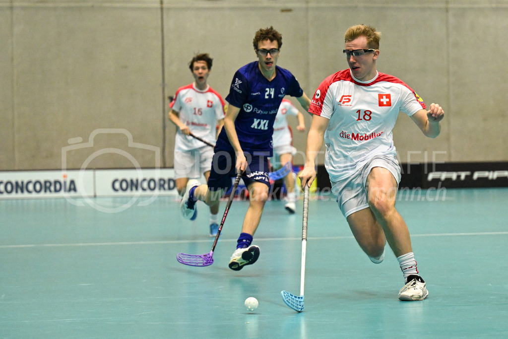 Switzerland U19 vs Finland U19 - 3. February 2024 | Switzerland U19 vs Finland U19
U19 Men International Matches in Switzerland
GoEasy Arena, Siggenthal Station
Switzerland forward #18 Nils Boman and Finland forward #17 Aaro Kokko.
Credit: Markus Aeschimann | <a href="https://www.markus-aeschimann.ch">Sportfotografie Markus Aeschimann</a> | <a href="https://www.instagram.com/sportfotografie.aeschimann">@sportfotografie.aeschimann</a> - Realisiert mit Pictrs.com