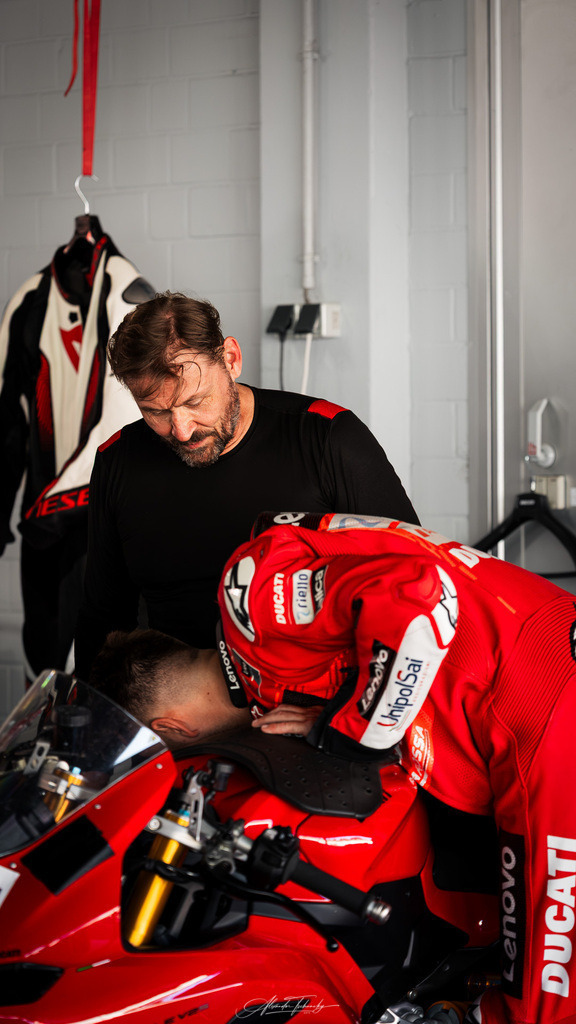 Ducati Trackday Hockenheimring 2026 | Entdecken Sie die faszinierende Welt von Alexander Tschuncky Arts: Kreative Fotografie, atemberaubende Automobilkunst und hochwertiger Bilderdruck. Lassen Sie sich inspirieren! - Realisiert mit Pictrs.com