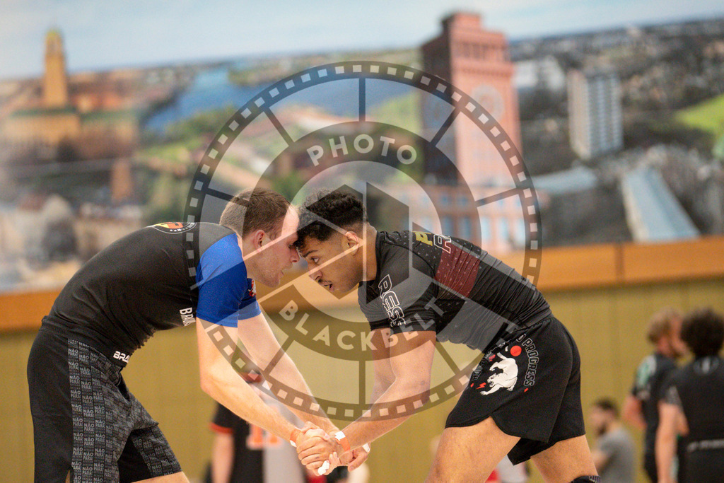 20231125PBB7023 | Fighters compete during the Grappling Industries Jiu-jitsu Championship in Berlin, Germany, on November 25, 2023.