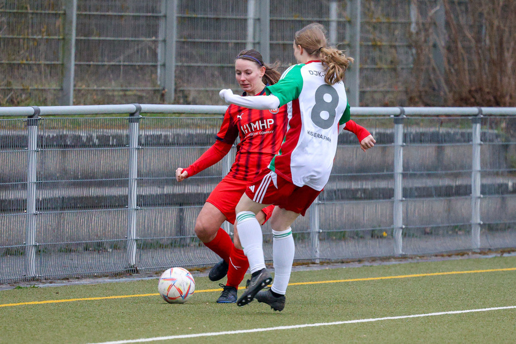 WASFCH_260321_5030 | SGM DJK Wasseralfingen/Neuler vs. 1.FC Heidenheim 1846 II, Fußball, Frauen, Bezirksliga, 2025/2026, 13. Spieltag, 21.03.2026 in Wasseralfingen, Kunstrasen Bürgle(Foto: Michael Bulling) - Realisiert mit Pictrs.com