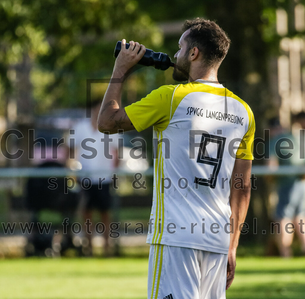 2023-08-18_039_SpVgg_Eichenkofen_gegen_FC_Langenpreising | Erding, Deutschland, 18.08.2023:
Fußball, A-Klasse 2023 / 2024, 3. Spieltag, SpVgg Eichenkofen gegen FC Langenpreising, Endergebnis: 0:2

Patrick Listl (SpVgg Langenpreising, #9)

Foto: Christian Riedel / fotografie-riedel.net