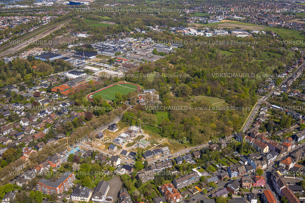 Herne230403051Ost | Luftbild, Stadtgarten, Sportplatz Schaferstraße 1, Baugebiet mit Neubau Schäferstraße Ecke Am Stadtgarten für ein Wohnquartier, Herne-Mitte, Herne, Ruhrgebiet, Nordrhein-Westfalen, Deutschland