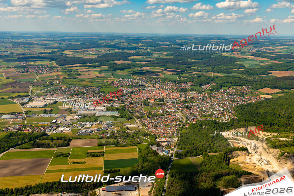 Das Luftbild zeigt :  Wemding - Die Luftaufnahme wurde 2024 vom UL-Flugzeug aus erstellt ( keine Drohne ) - Hochauflösende Luftaufnahme - Für grossformatige Ausdrucke geeignet. Die Geschenkidee !Mit Lizenz und Bildrechte bestellbar