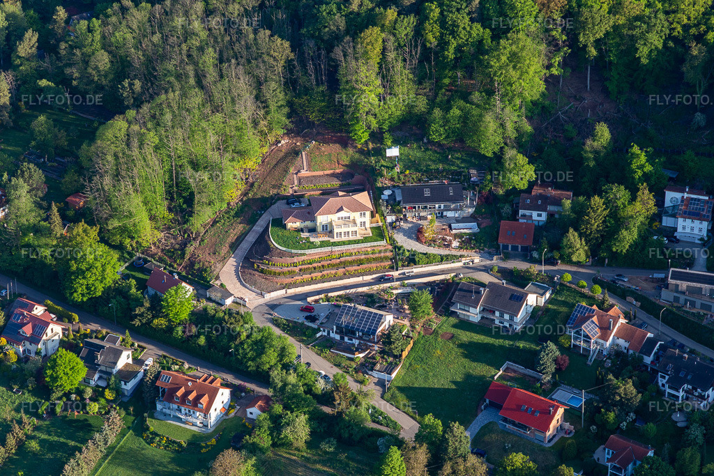 Luftbild: Slevogtstraße in Leinsweiler im Bundesland Rheinland-Pfalz in Deutschland. Foto: IMG_131239.jpg vom 07.05.2022 durch Werner Riehm/FLY-FOTO.deLeinsweiler - wo die Pfalz am schönsten ist