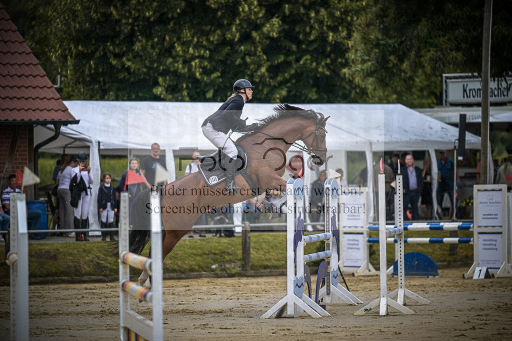 DOS_2376 | Entdecke hochwertige Reitturnierfotos von Foto Oger. Professionell, emotional und authentisch – jetzt Lieblingsmomente im Shop bestellen.Deutschlandweite Turnierfotografie. - Realisiert mit Pictrs.com