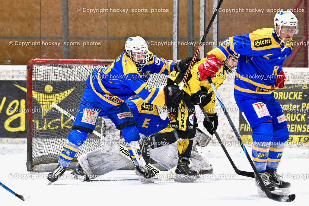 EC MET PHOTOVOLTAIK HORNETS SPITTAL vs. EHC Althofen  | #18 Isopp Maximilian Oliver 1. EHC ALTHOFEN, #27 Moser Daniel EC Hornets Spittal, #20 Kogler Benjamin 1. EHC ALTHOFEN, EC MET PHOTOVOLTAIK HORNETS SPITTAL vs. EHC Althofen , EC MET PHOTOVOLTAIK HORNETS SPITTAL vs. EHC Althofen  am 25.01.2025 in Villach (Stadthalle Villach), Austria, (Photo by Bernd Stefan)