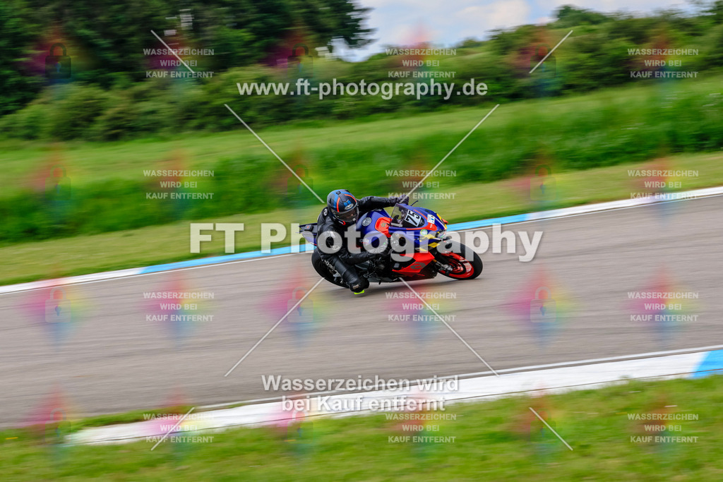 MotoTeam-9590 | Hier findet Ihr Bilder von Touristenfahrten auf der Nürburgring Nordschleife oder von anderen Veranstaltungen die ich besucht habe. Viel Spass beim Durch Schauen 