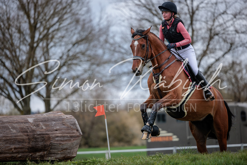20260329-_3LI5738 | Tierfotografie Pferde, Hunde, Katzen, Haustiere.
Turnierfotografie Reitturniere, Reiten, Springreiten, Dressur in Hanau, dem Main-Kinzig-Kreis und dem Rhein-Main- Gebiet um Frankfurt