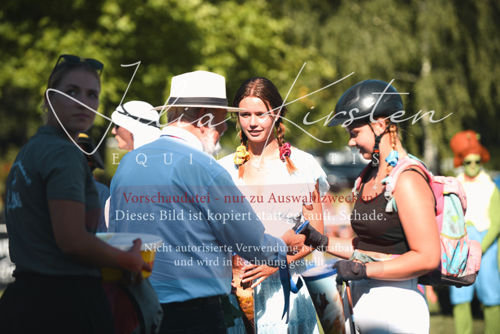 DSC_7817 | Pferde- und Turnierfotografie in Westsachsen. Pferdeportraits, Auftragszeichnungen und intuitive Kunst.